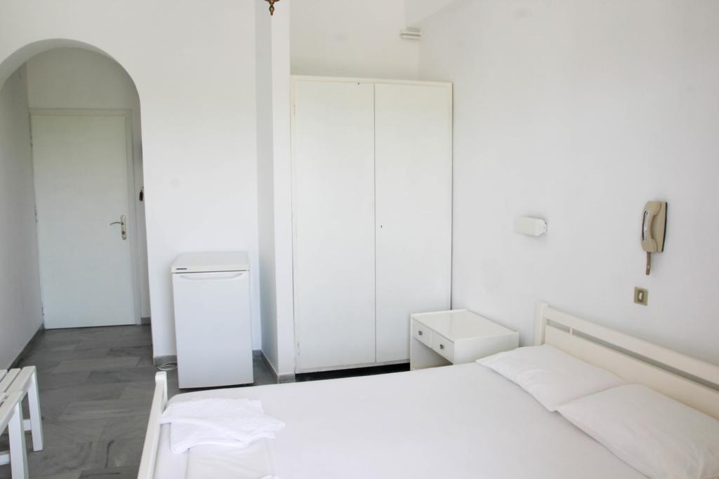Hotel Zannet ปาริเกีย ภายนอก รูปภาพ