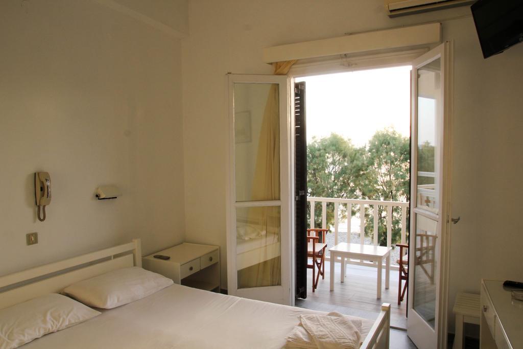Hotel Zannet ปาริเกีย ภายนอก รูปภาพ
