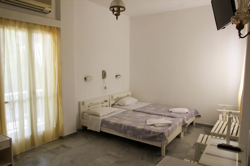Hotel Zannet ปาริเกีย ภายนอก รูปภาพ